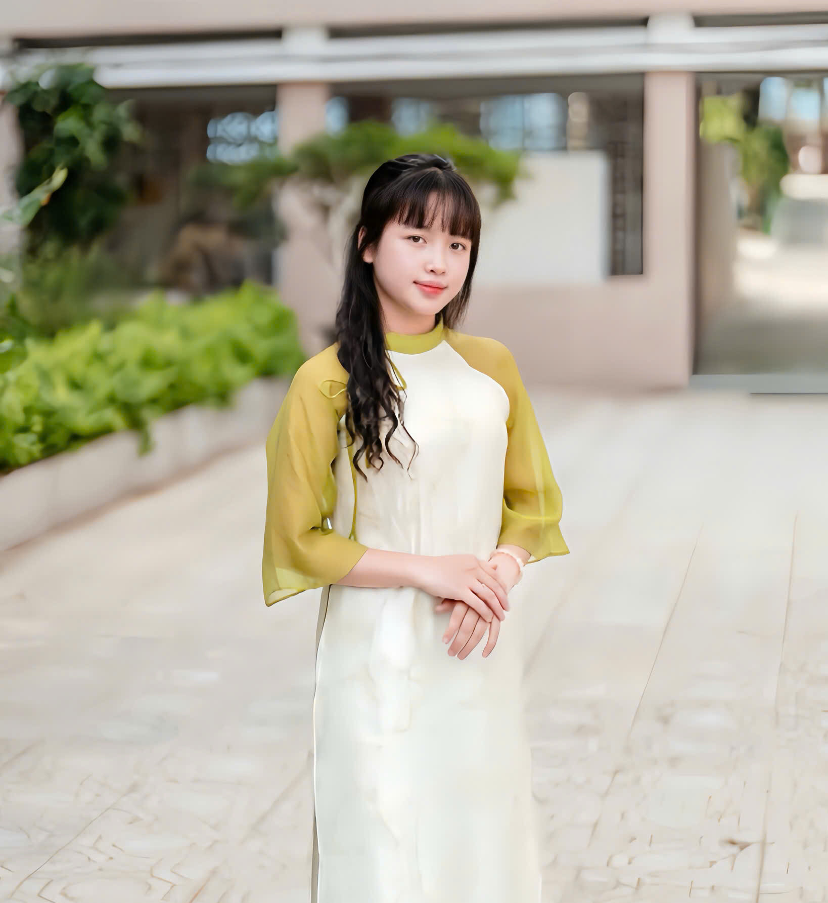 Cô Đinh Diệu Linh