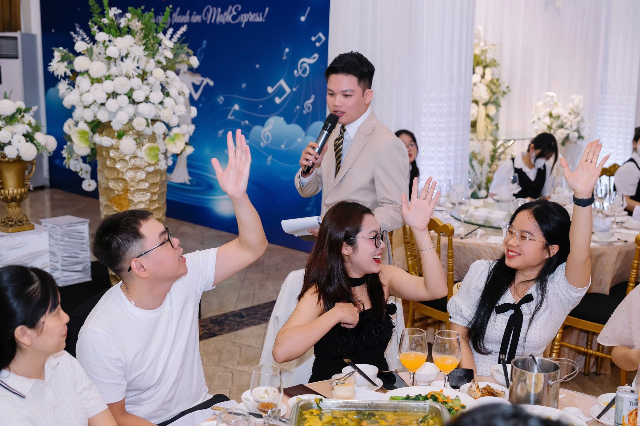 Phần giao lưu trò chơi sôi động